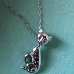 14K White Gold Black Diamond Pendant w/chain